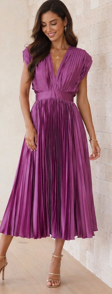 Violet & Grace™ | Timeless Pleated Midi Dress