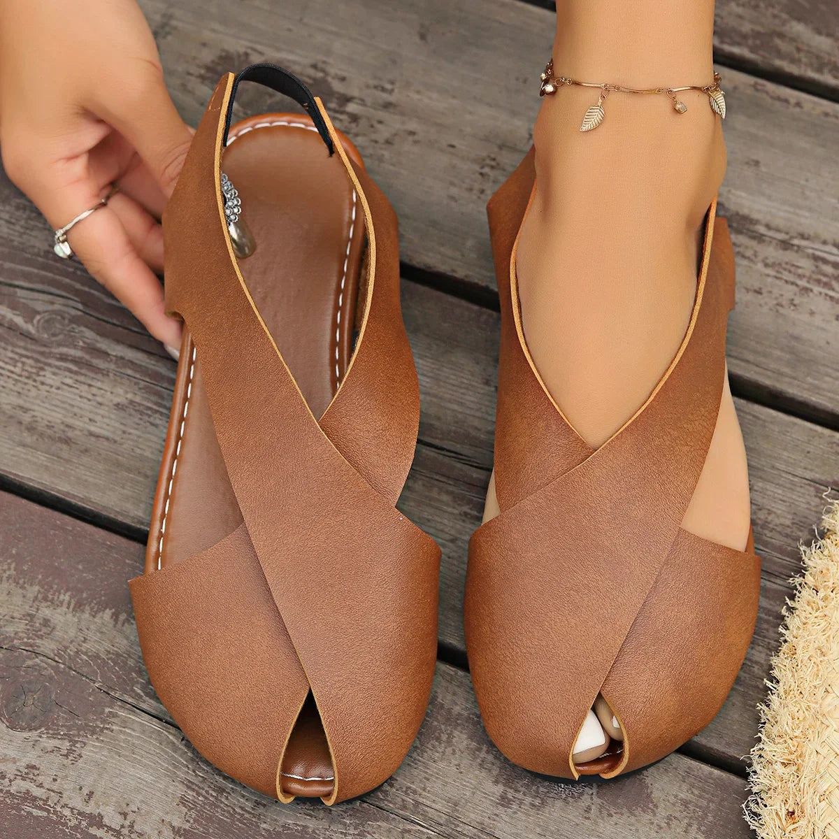 Roma | Minimalist Cross-Strap Flat Sandal