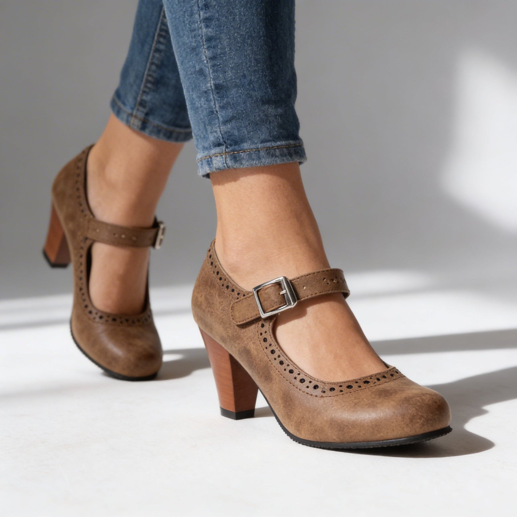 Corvin | Women's Mary Jane Block Heel Brogue Pump