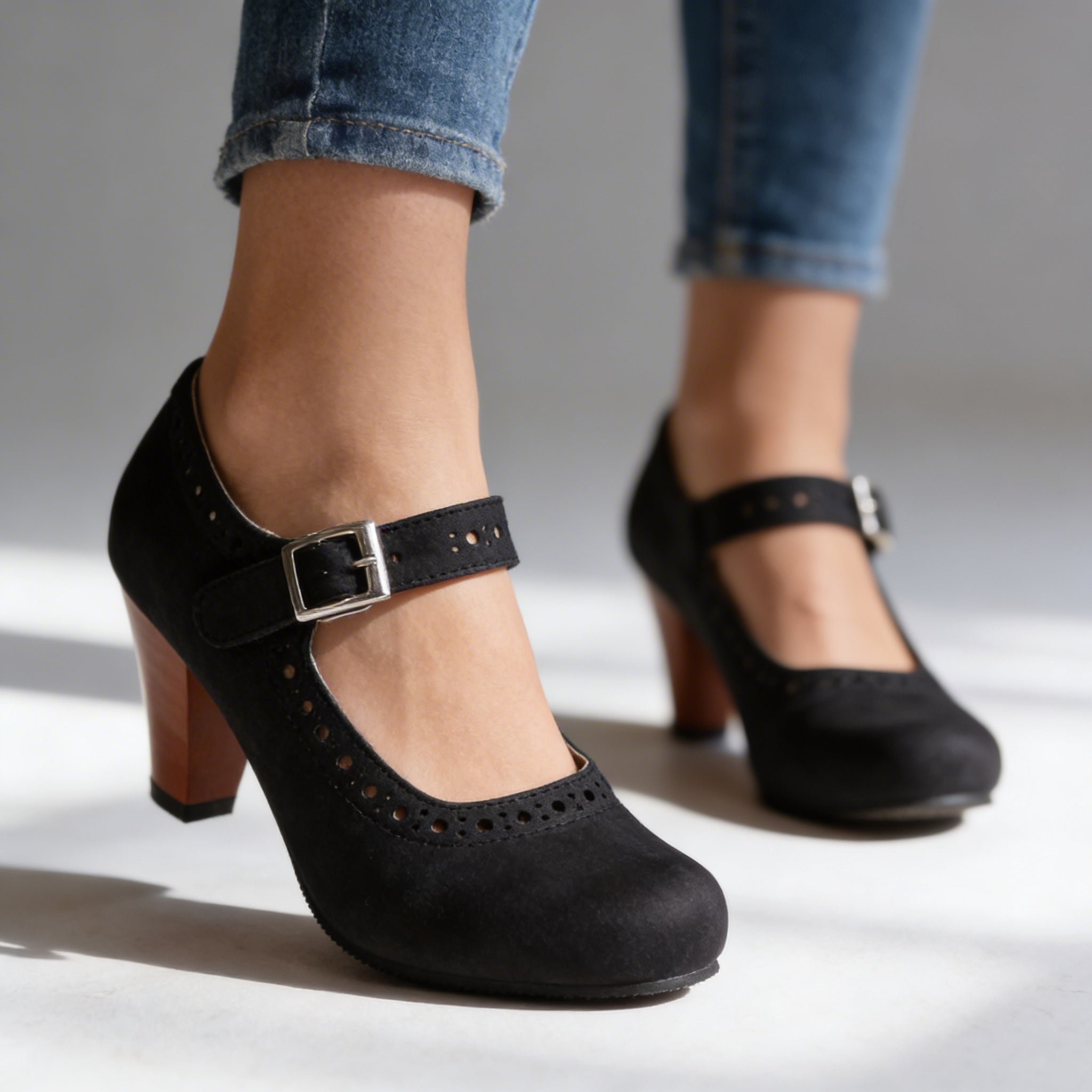 Corvin | Women's Mary Jane Block Heel Brogue Pump